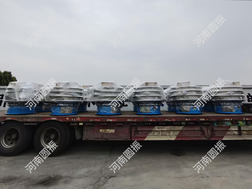 批量發(fā)貨｜江蘇省12臺(tái)φ1200超聲波振動(dòng)篩整裝啟程
